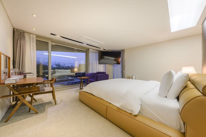 Room 29 of 179