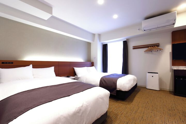 Room 25 of 47