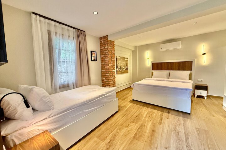 Room 25 of 126