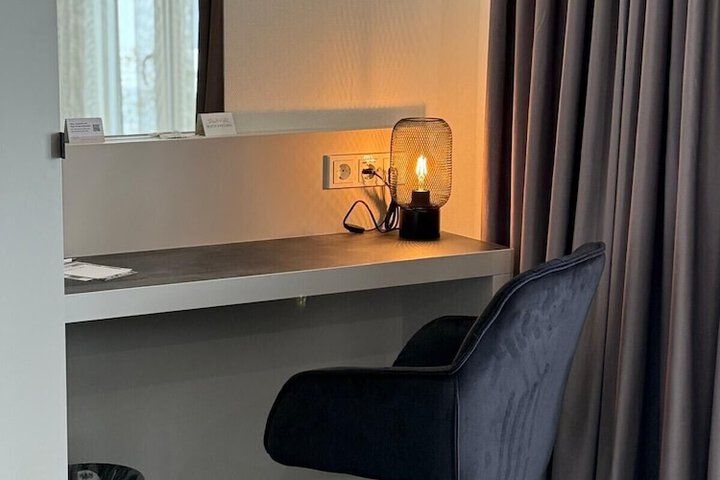 Room 11 of 43