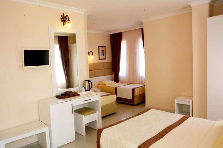 Room 6 of 27
