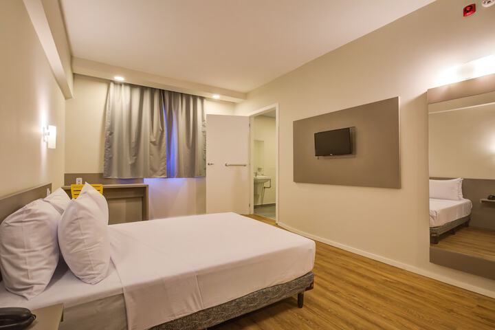Room 15 of 40