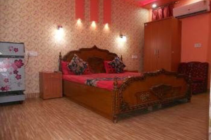 Room 12 of 46