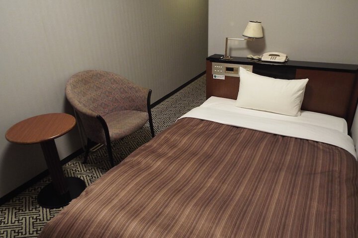 Room 10 of 74