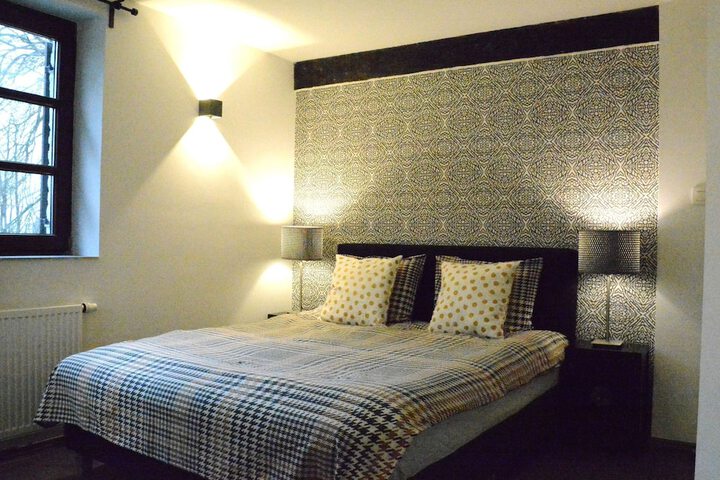 Room 3 of 38