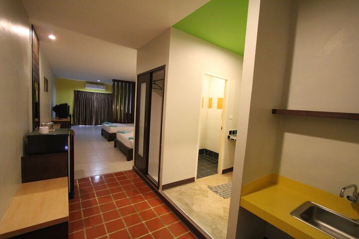 Room 27 of 49