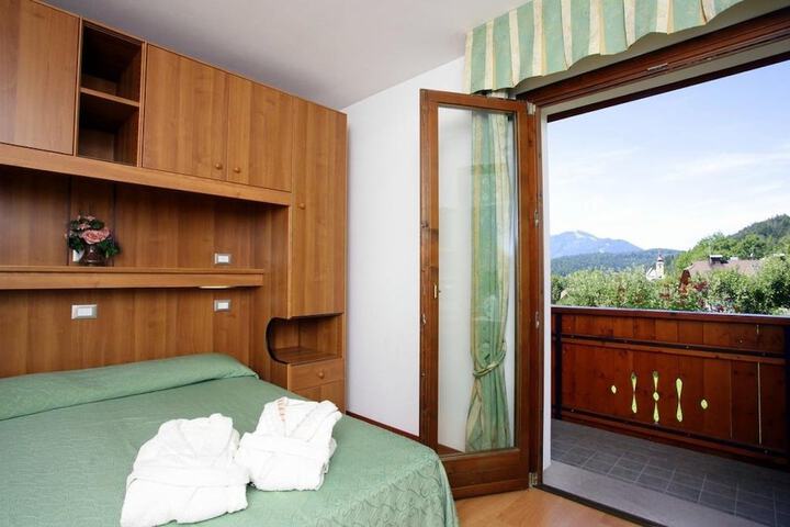 Room 3 of 24
