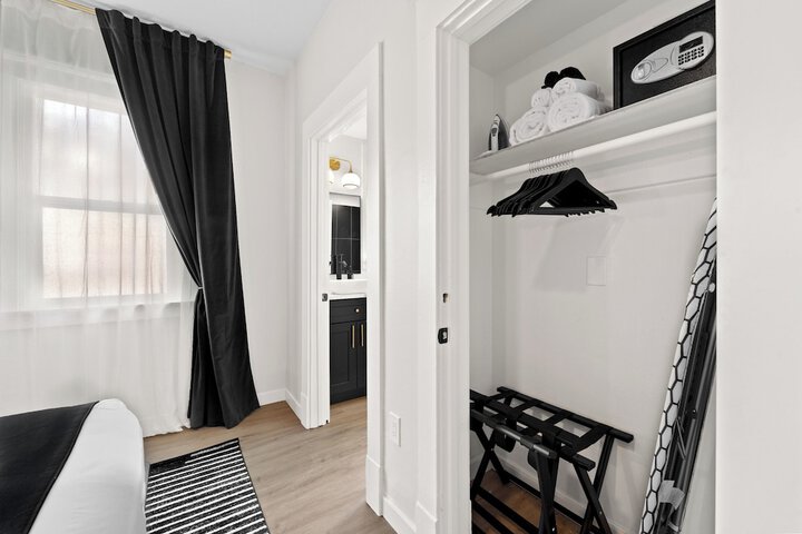 Room 12 of 33