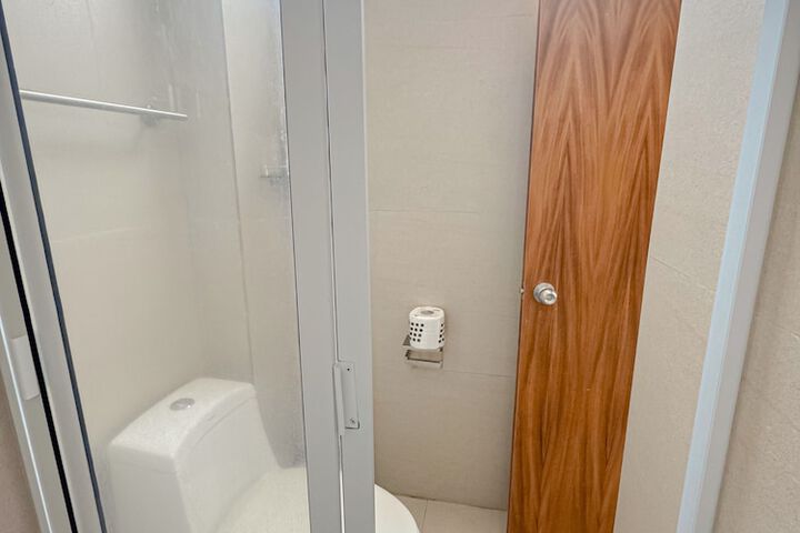 Room 92 of 121