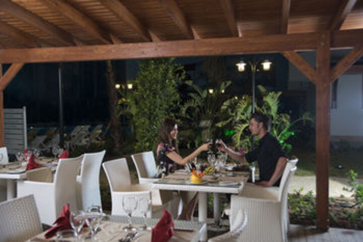 Dining 54 of 86