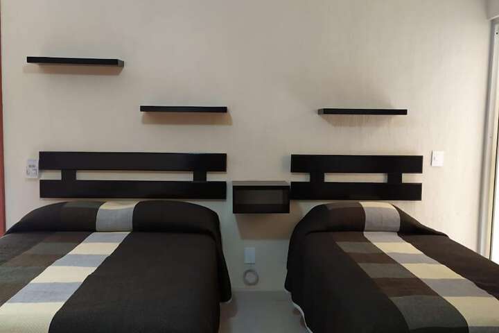 Room 10 of 18