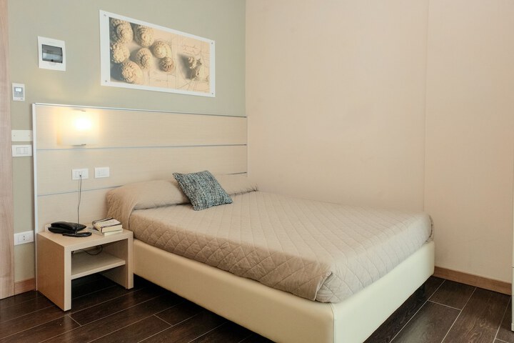 Room 28 of 154
