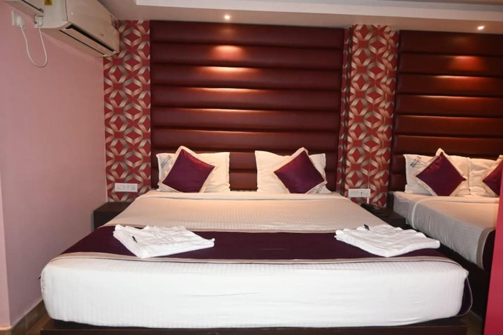Room 15 of 30