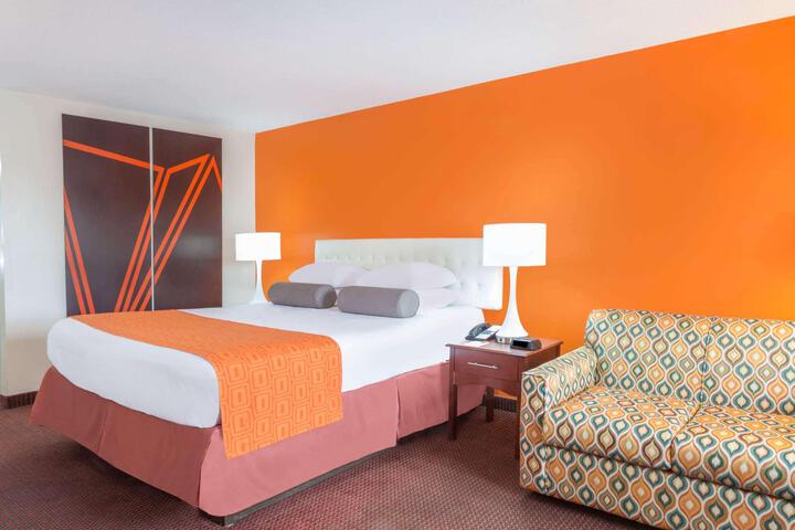 1 King Bed (7 of 7)