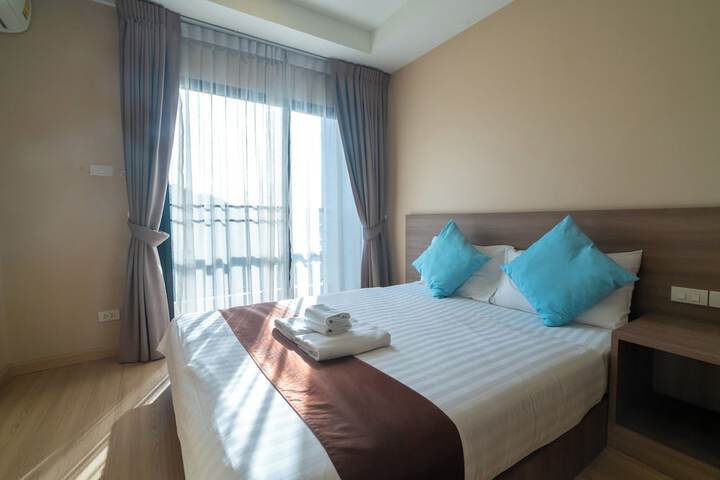 Room 4 of 12