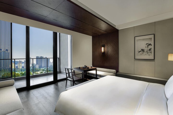 Room 8 of 21
