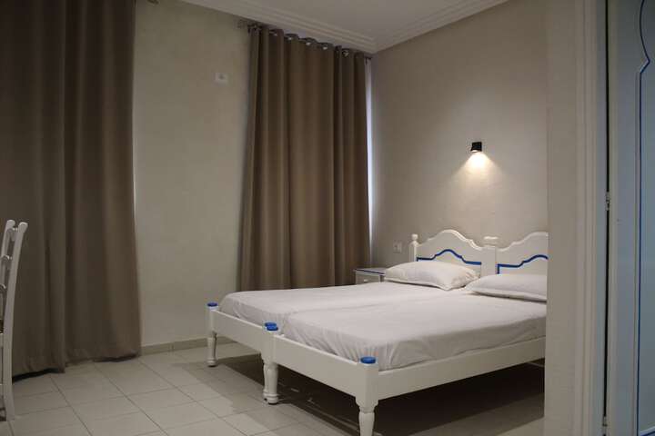 Room 31 of 153