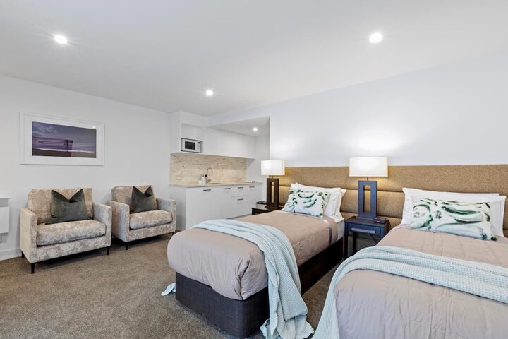 Room 10 of 31