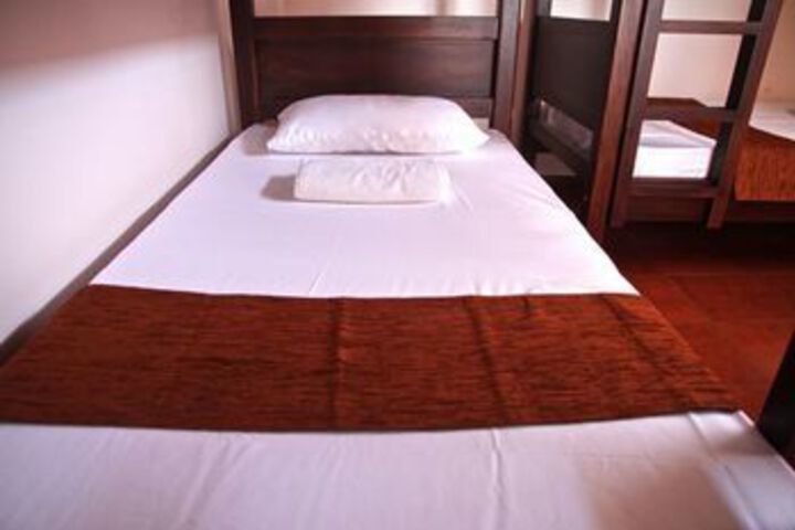 Room 9 of 23