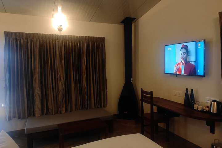 Room 8 of 32