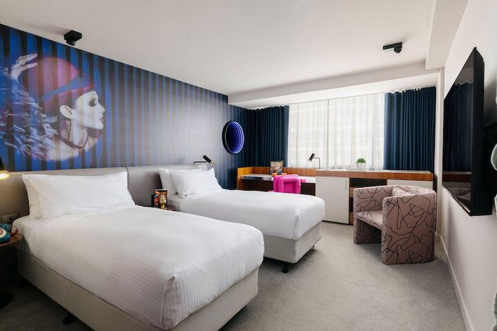 Room 34 of 74