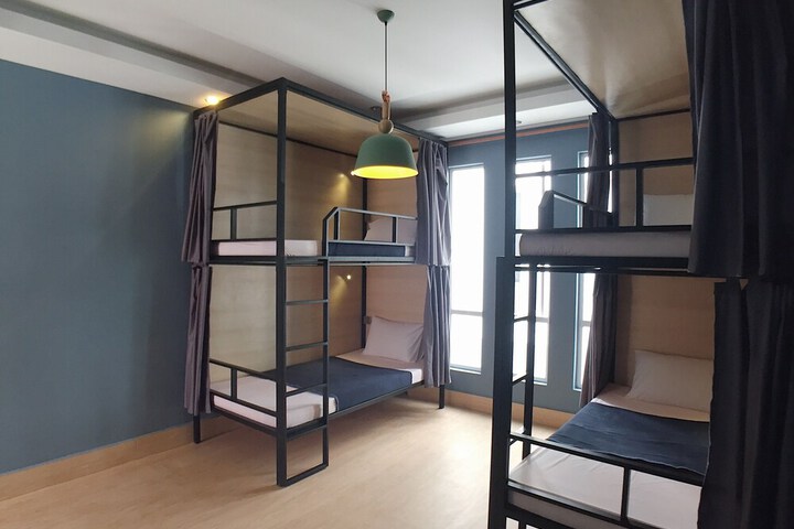 Room 51 of 180