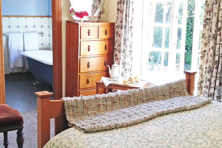 Room 2 of 48
