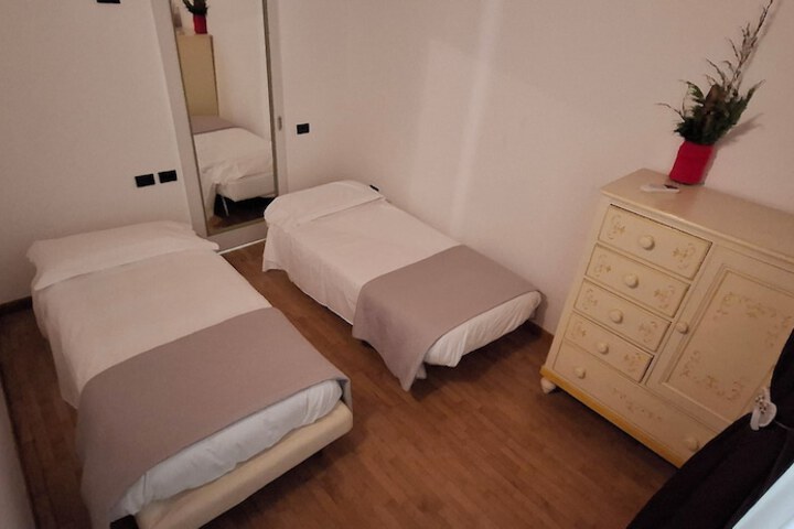 Room 18 of 39