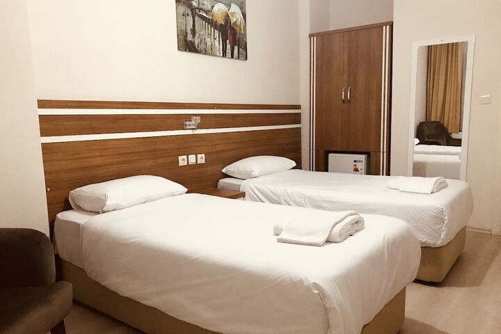 Room 12 of 20