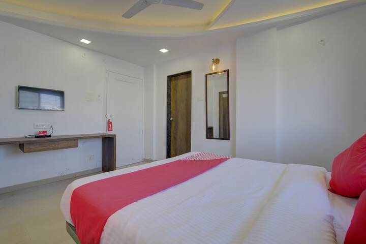 Room 10 of 17