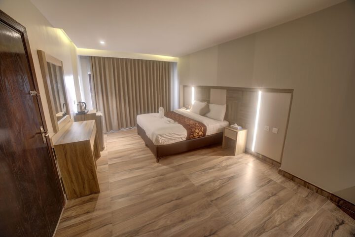 Room 8 of 31