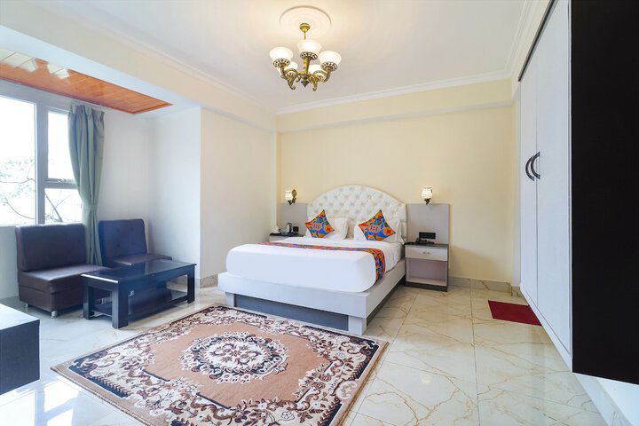 Room 16 of 38