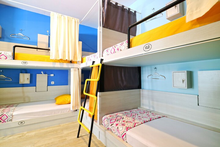 Room 50 of 68