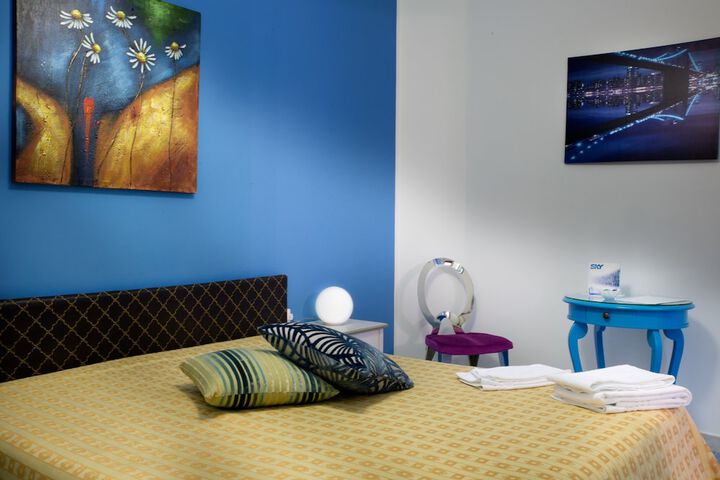 Room 6 of 33
