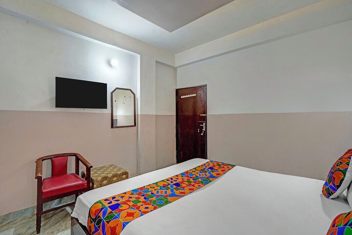 Room 13 of 23