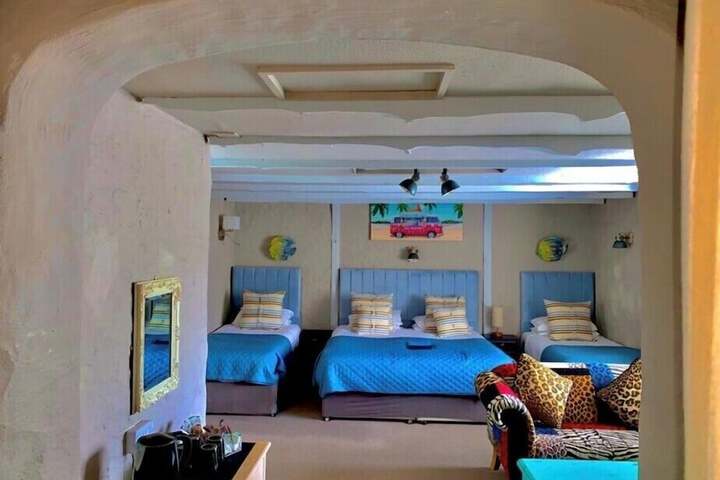 Room 22 of 121