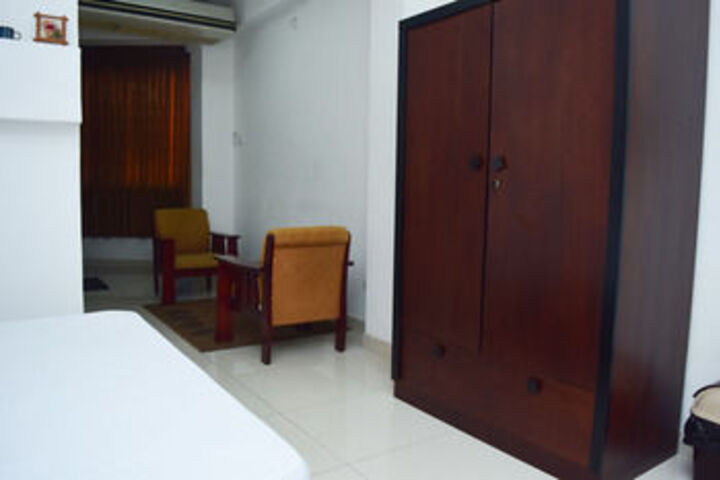 Room 11 of 13