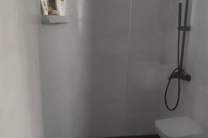Room 16 of 24