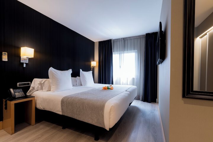 Room 76 of 110