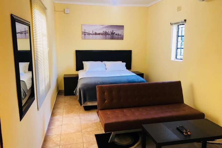 Room 7 of 13