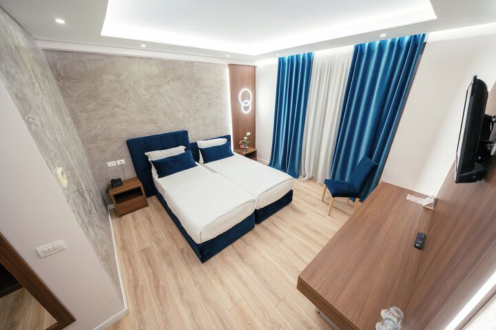 Room 13 of 51