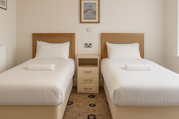 Room 5 of 38