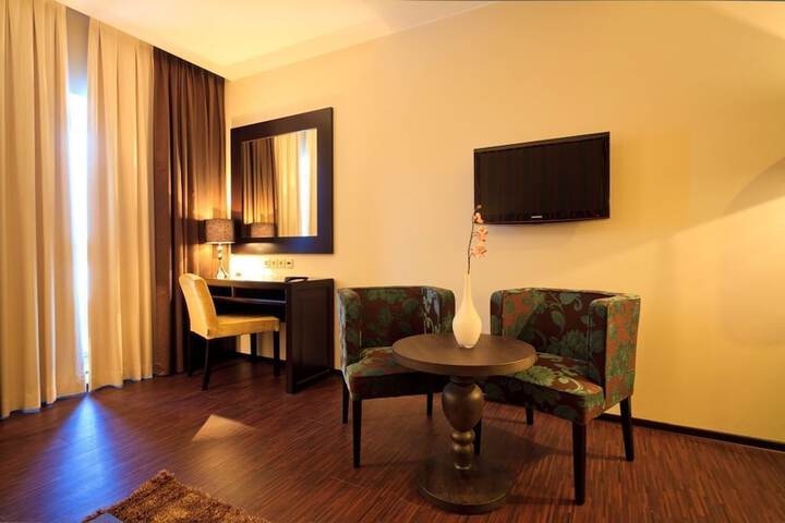 Room 25 of 62