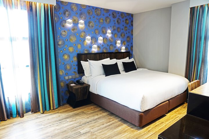 Room 12 of 48