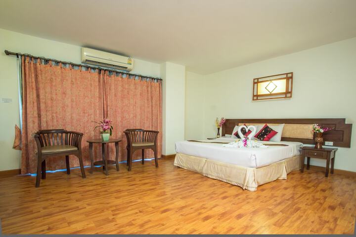 Room 8 of 79