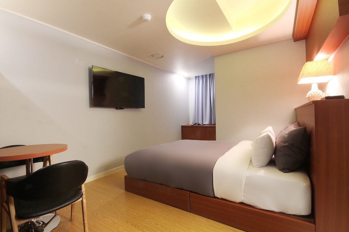 Room 20 of 127