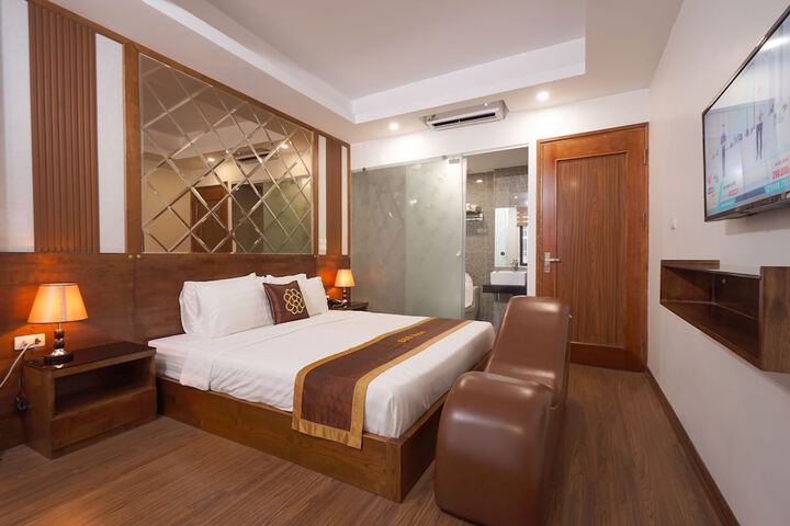 Room 6 of 25