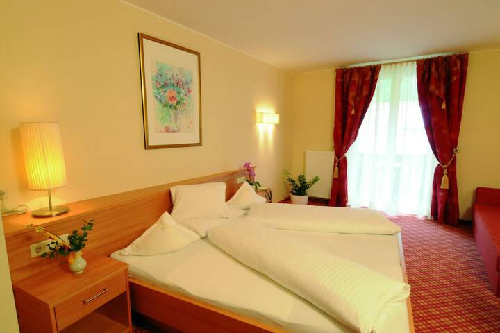 Room 6 of 39