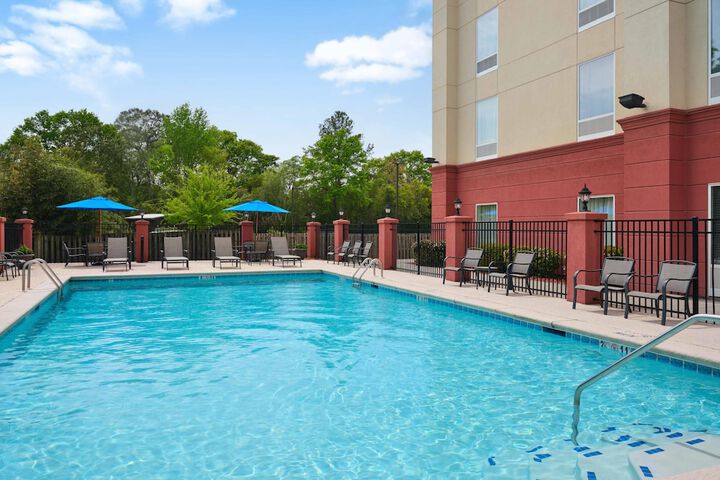 Hotel Pool
