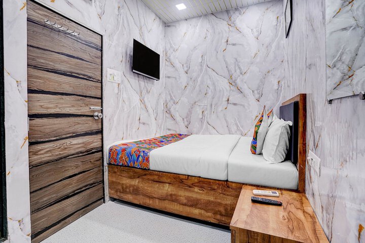 Room 15 of 34